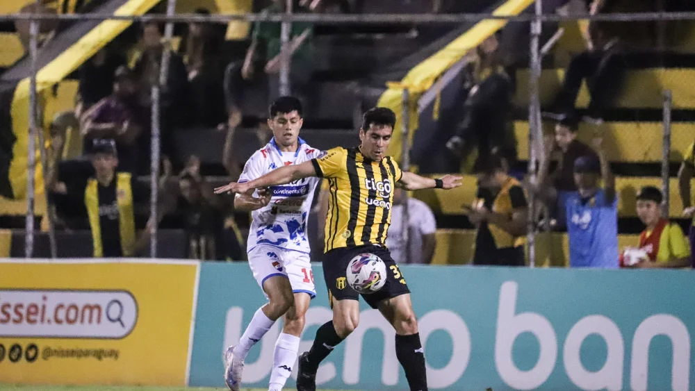 Guaraní y Nacional se neutralizan con reñido empate en la Toldería