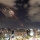 Irán realiza su ataque más grande contra Israel con misiles.