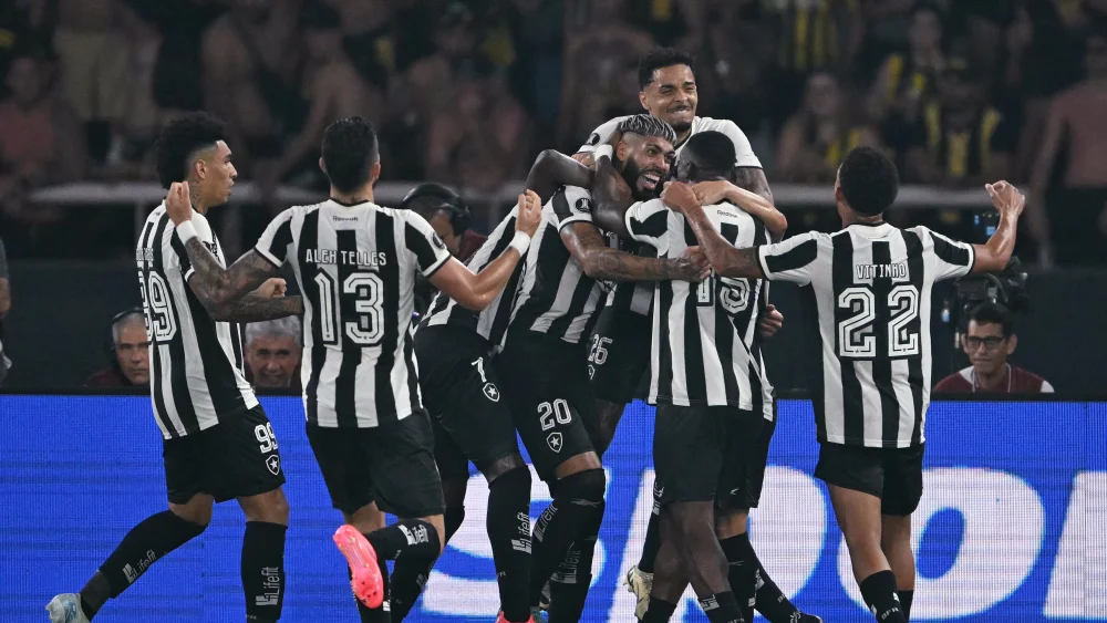 Botafogo liquida la serie en la ida ante Peñarol