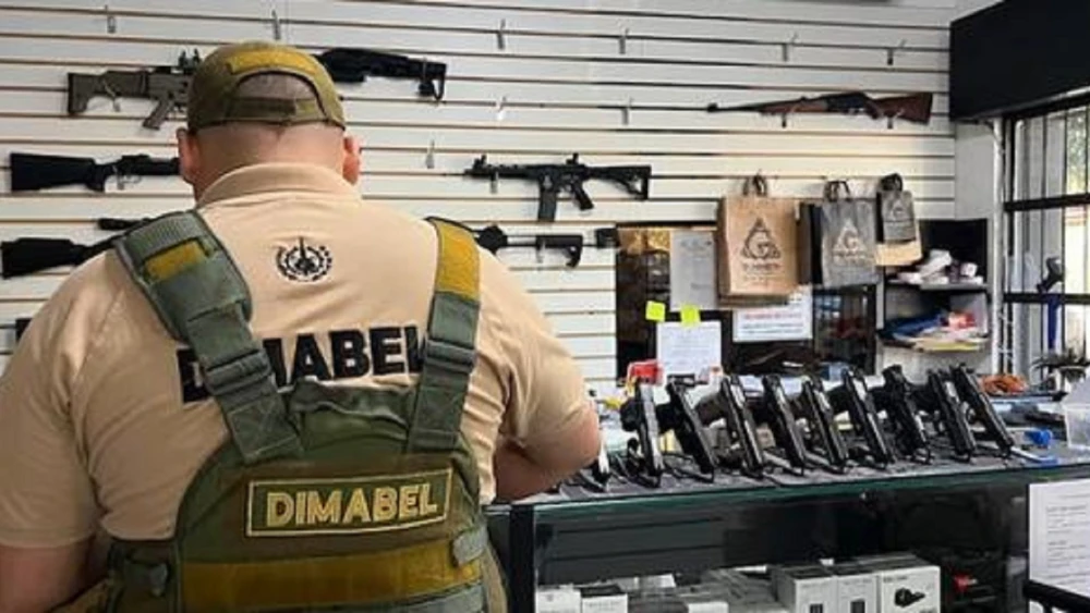 Dimabel denuncia en Fiscalía caso de tráfico de armas que involucra a policías y militares