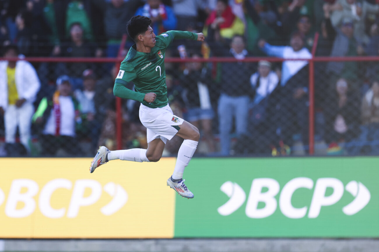 Bolivia sigue dominando en la altura y tumba el invicto de Colombia
