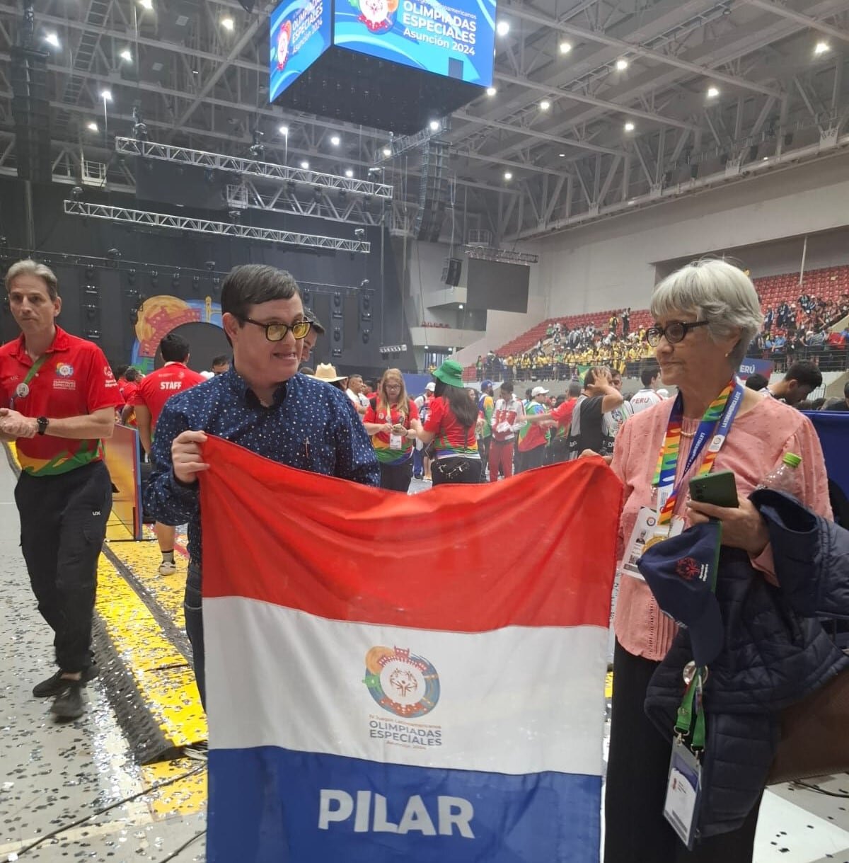 Comunicador pilarense con discapacidad recibe reconocimiento de medio internacional