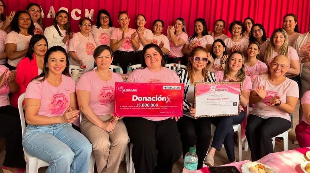 PJC: Jugadoras de padel donan G. 15 millones a asociación de mujeres con cáncer PJC: Jugadoras de padel donan G. 15 millones a asociación de mujeres con cáncer
