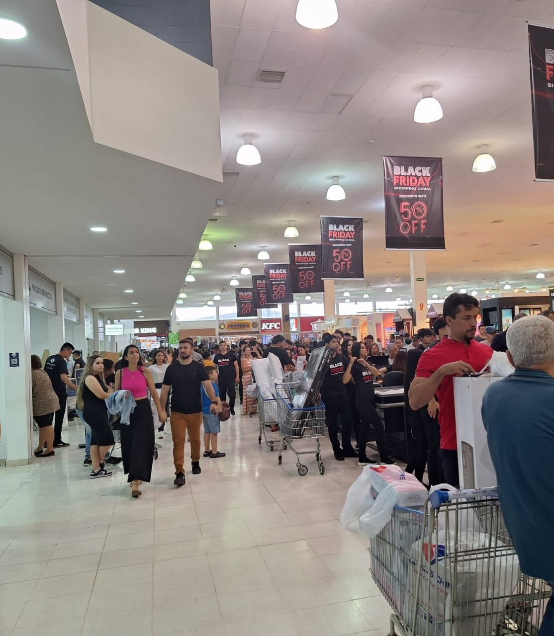 Auge del turismo de compras en PJC: precios competitivos seducen en la frontera Auge del turismo de compras en PJC: precios competitivos seducen en la frontera