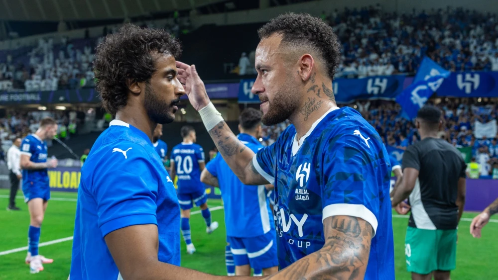 Neymar regresa a los terrenos de juego un año después