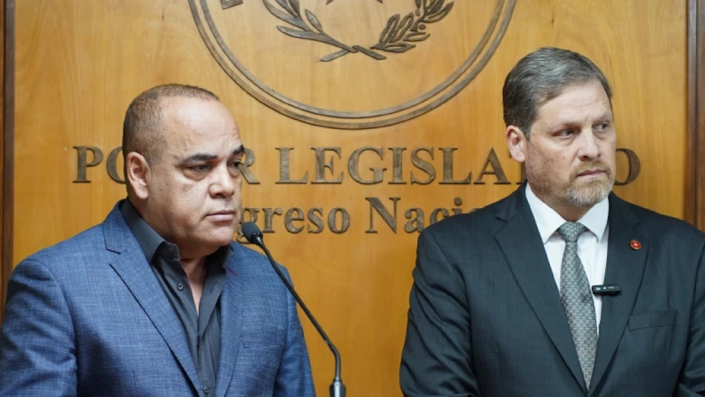 Senadores se preparan para aumentarse el sueldo a G. 38 millones este jueves