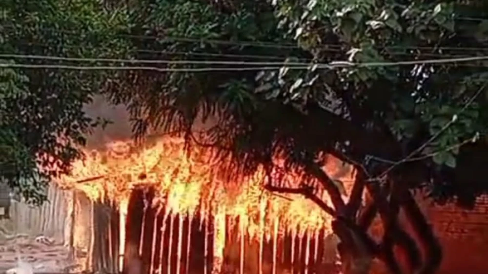 Violento hombre es detenido por intentar abusar de sus hijastras e incendiar la casa de su pareja