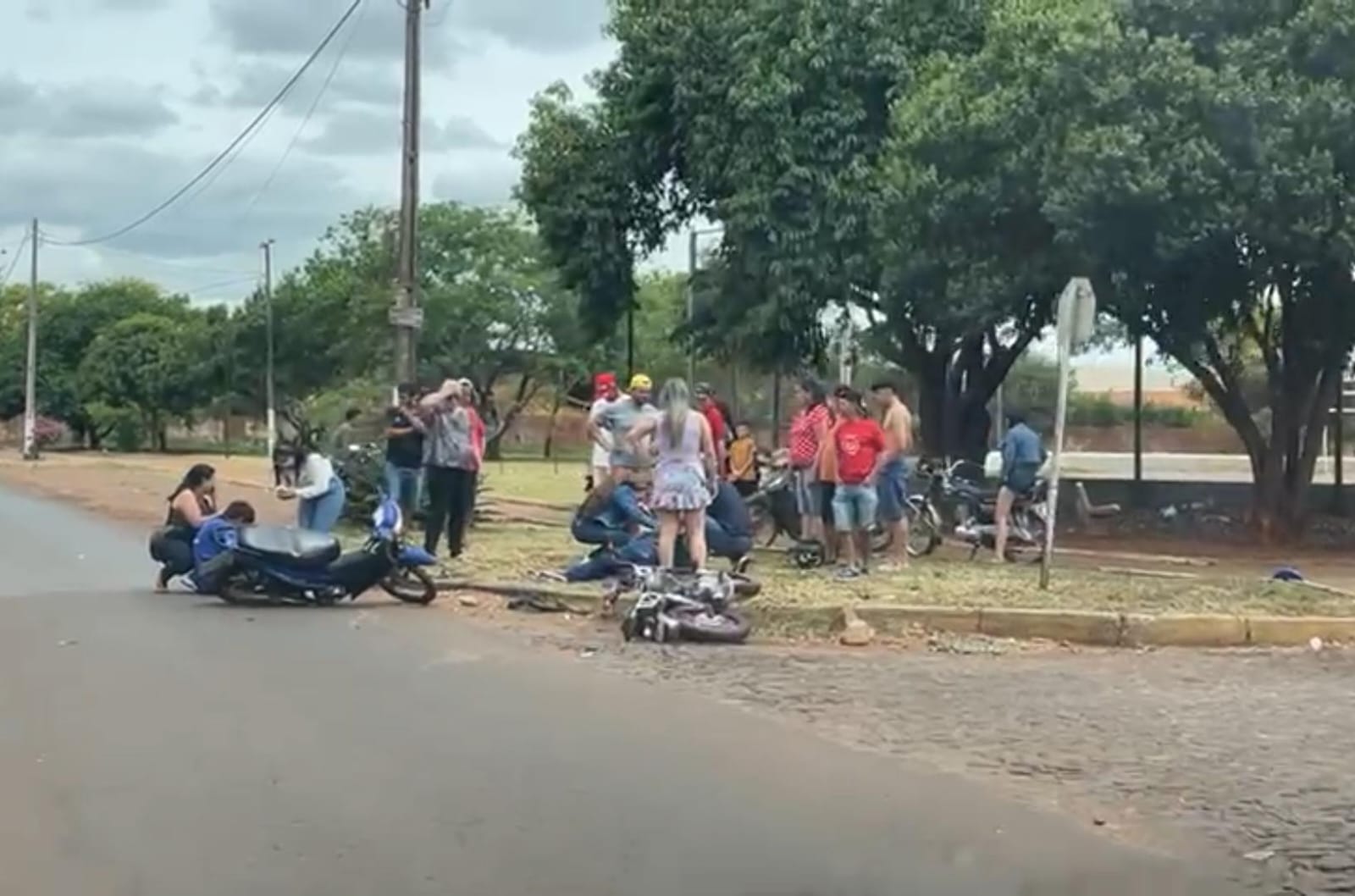 PJC: Motociclistas quedan con lesiones tras choque en barrio Obrero PJC: Motociclistas quedan con lesiones tras choque en barrio Obrero