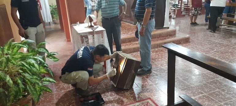 Profanan iglesia de San Blas en Pilar: roban hostia, ventilador y vandalizan el altar