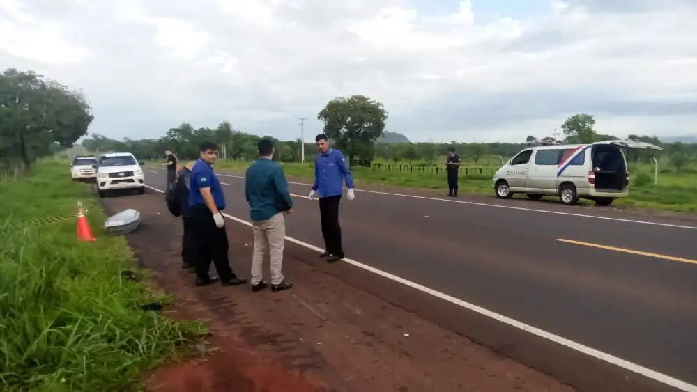 Conductor de camioneta huye tras arrollar y matar a dos indígenas en Amambay Conductor de camioneta huye tras arrollar y matar a dos indígenas en Amambay