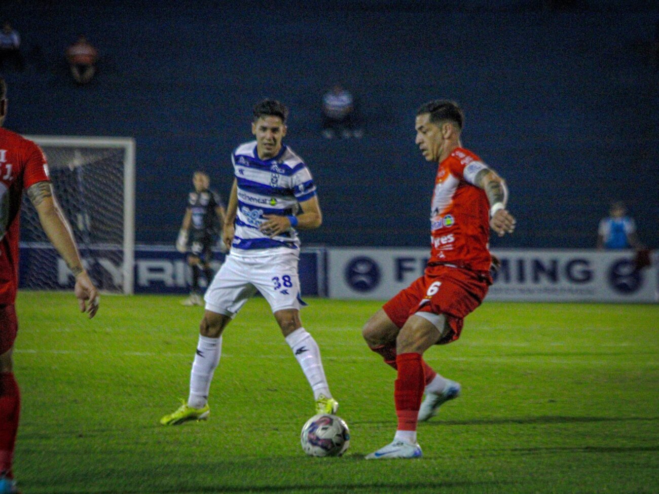 Ameliano y 2 de Mayo se dan cita con Olimpia atento en las gradas
