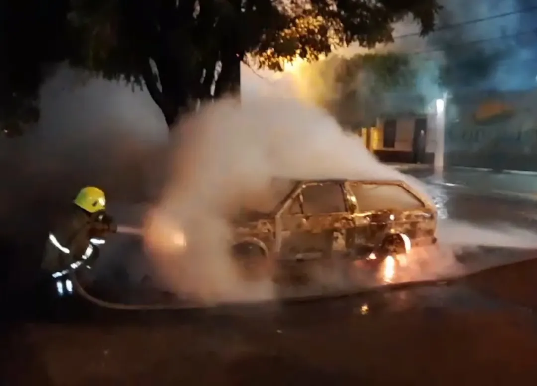 PJC: Cortocircuito ocasiona el incendio de un automóvil PJC: Cortocircuito ocasiona el incendio de un automóvil