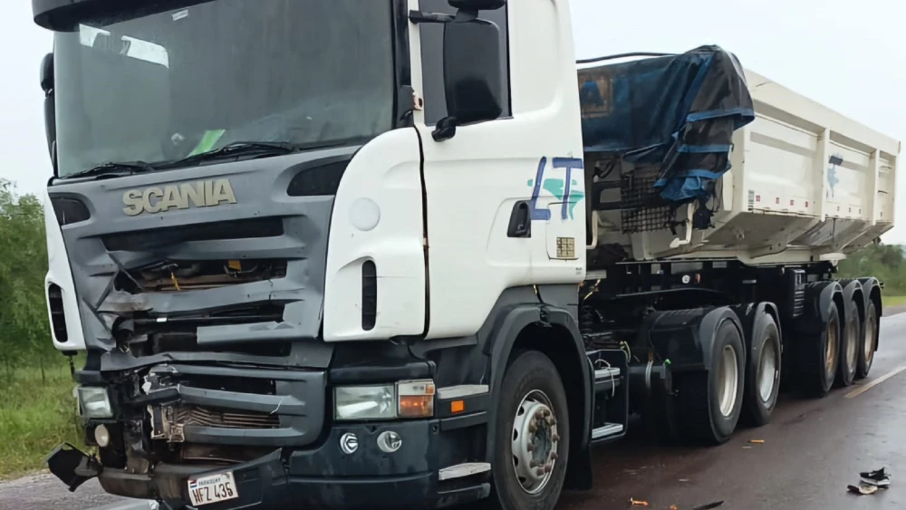 Choque entre camión y motociclista deja un fallecido en Vallemí