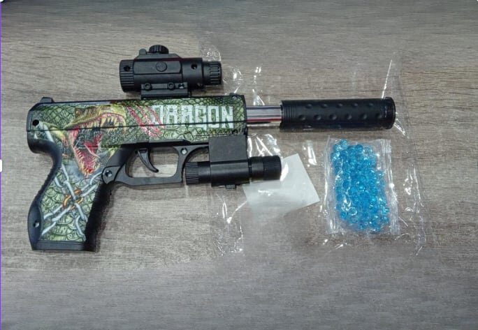 Advierten riesgos de las pistolas de hidrogel, la nueva moda entre jóvenes