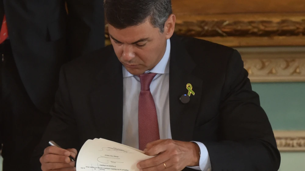 Santiago Peña promulga ley que establece nuevo cálculo para jubilación de aportantes del IPS
