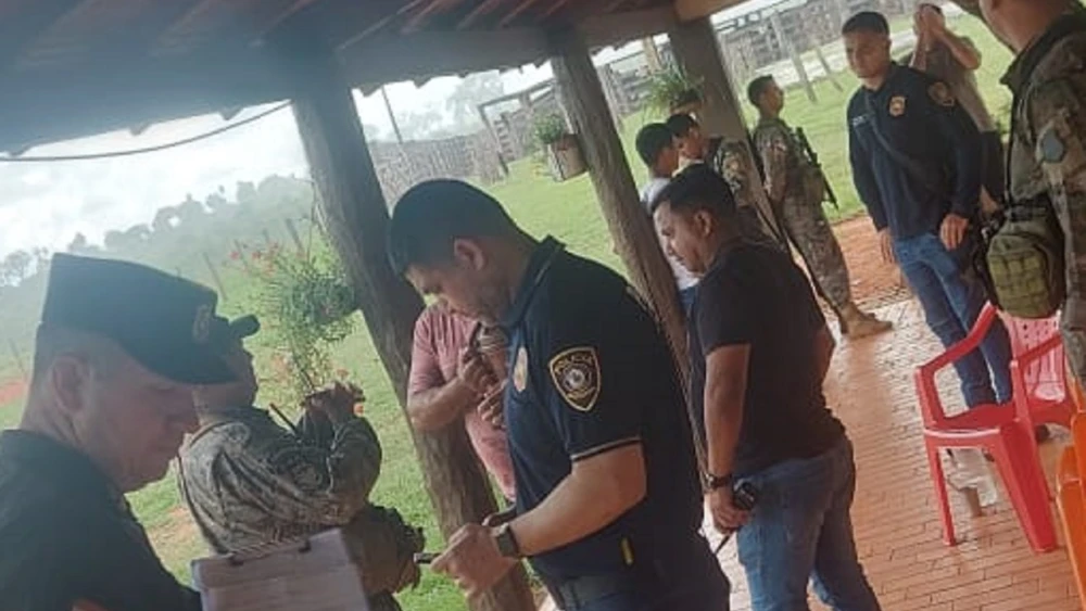 Asalto con toma de rehenes en la estancia del intendente de Pedro Juan Caballero Asalto con toma de rehenes en la estancia del intendente de Pedro Juan Caballero