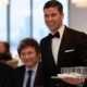 Hemby Santi: Arrasan los memes del rebote del presi en la toma de mando de Trump
