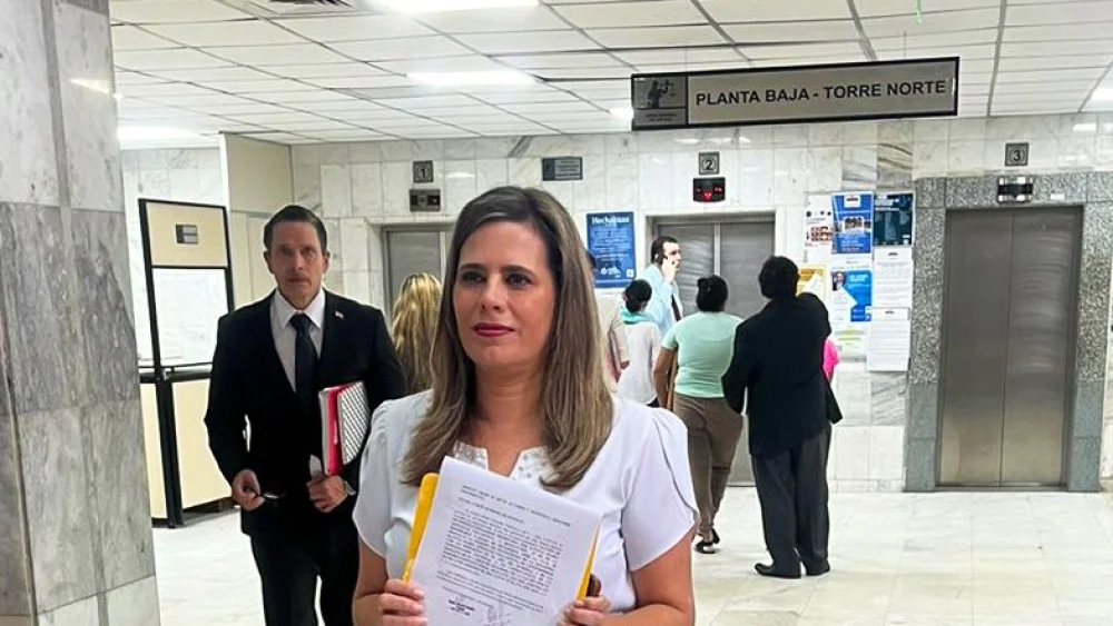 Kattya critica a la Corte por estar “arrodillada” al poder político y no resolver su caso
