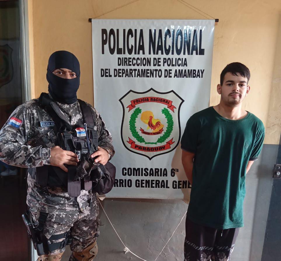 PJC: Agentes del Grupo Lince detienen a un joven por hacer maniobras peligrosas en una moto PJC: Agentes del Grupo Lince detienen a un joven por hacer maniobras peligrosas en una moto