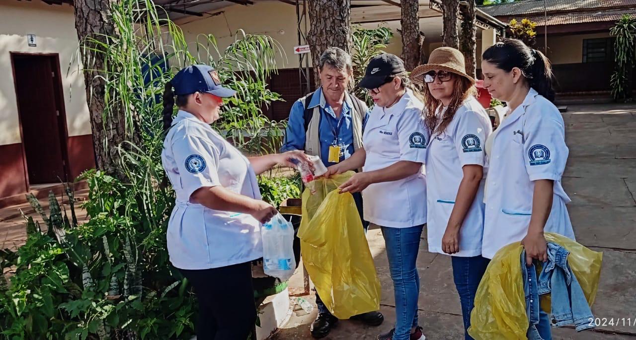 Salud: Eliminemos criaderos juntos para combatir el Dengue y protegernos Salud: Eliminemos criaderos juntos para combatir el Dengue y protegernos