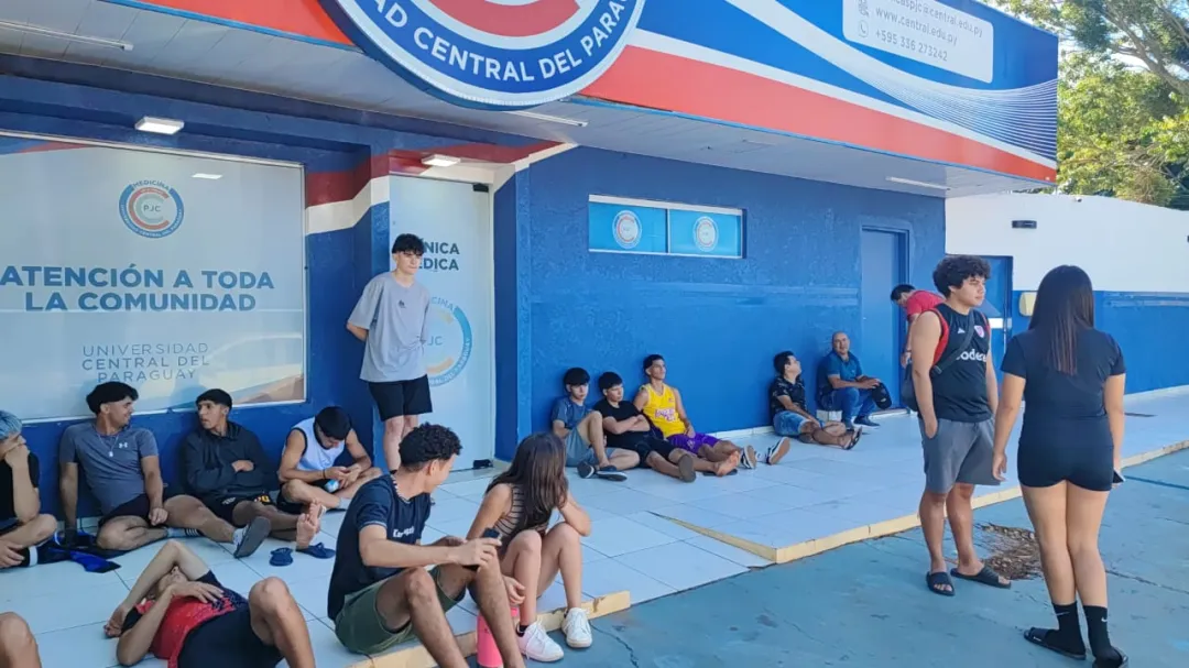 Clínicas de UCP brindan atención Médica para Comitiva de Vóley de Alberdi Clínicas de UCP brindan atención Médica para Comitiva de Vóley de Alberdi
