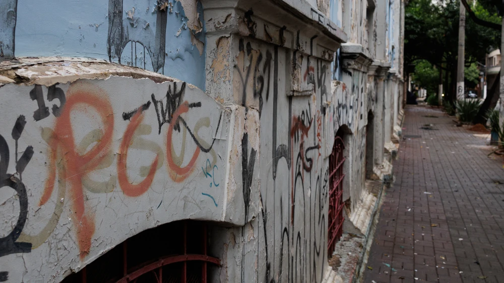 Alianza entre el PCC y Comando Vermelho: ¿Una nueva era del crimen organizado en Brasil?