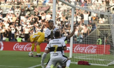 Olimpia remonta y se queda con el superclásico