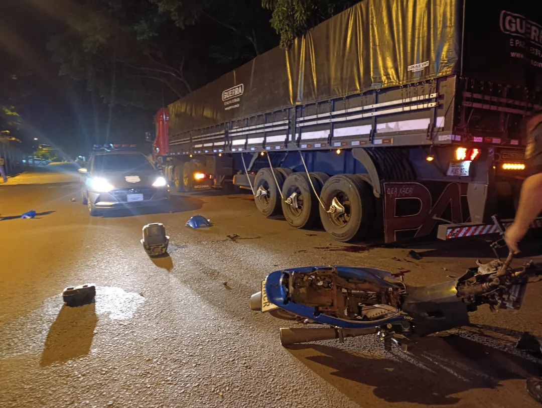 PJC: Motociclista pierde la vida luego de chocar contra un camión estacionado PJC: Motociclista pierde la vida luego de chocar contra un camión estacionado