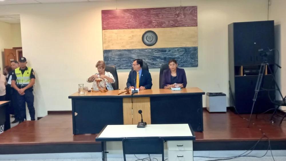 Tribunal que condenó a Walter Bower impone multa de G. 10 millones a abogado