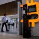Donald Trump: máxima tensión en el mundo de las criptomonedas: por qué Trump va de la esperanza a la pesadilla para criptobros ‘| Negocio