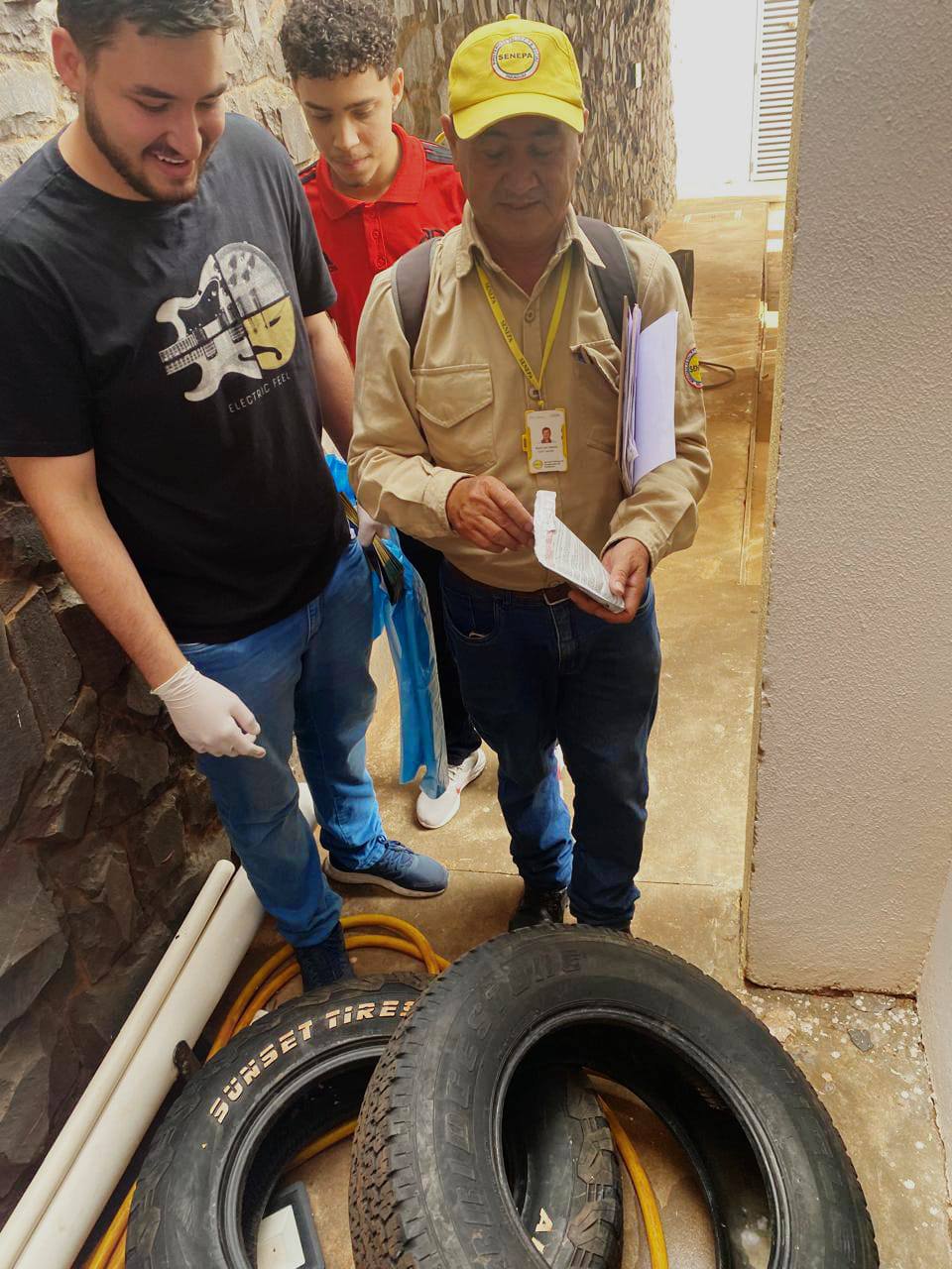 Salud: Minga ambiental en el Barrio General Díaz: Compromiso contra arbovirosis Salud: Minga ambiental en el Barrio General Díaz: Compromiso contra arbovirosis