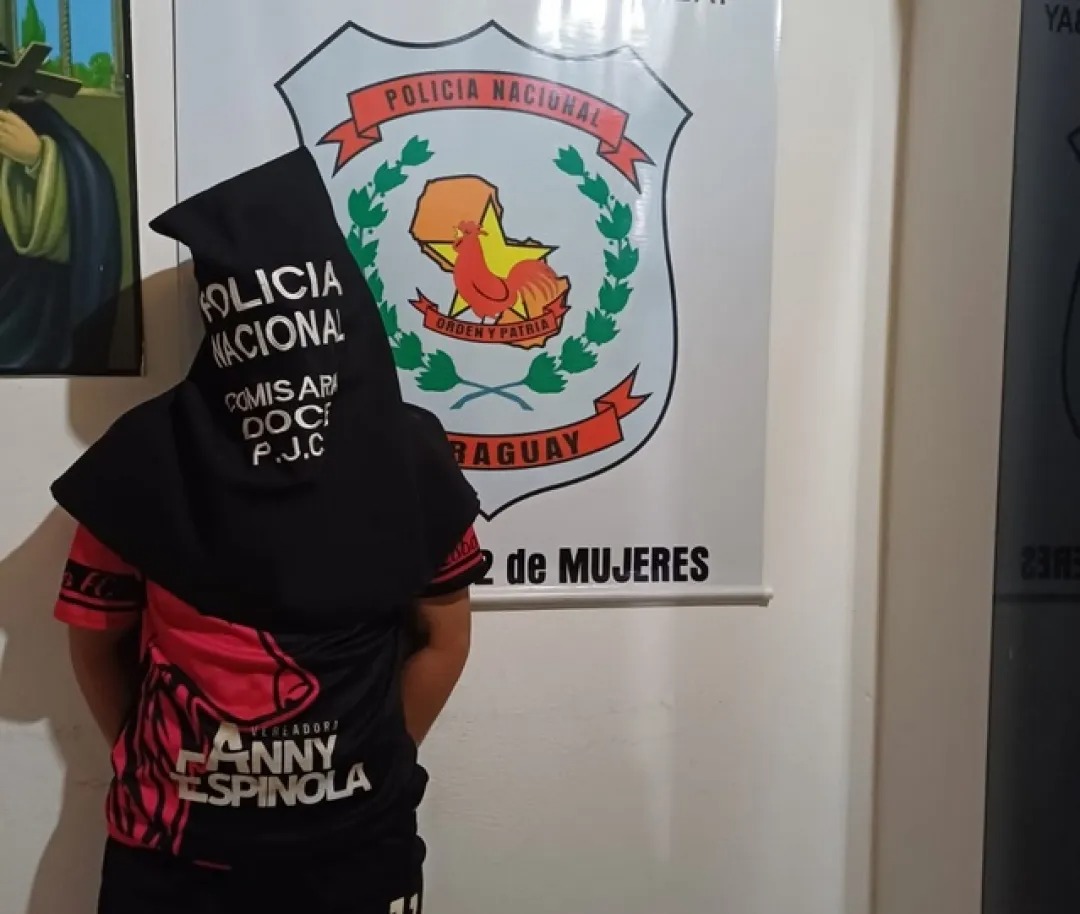 Mujer ocasionó trifulca en un complejo deportivo que se extendió hasta en una comisaría en PJC Mujer ocasionó trifulca en un complejo deportivo que se extendió hasta en una comisaría en PJC