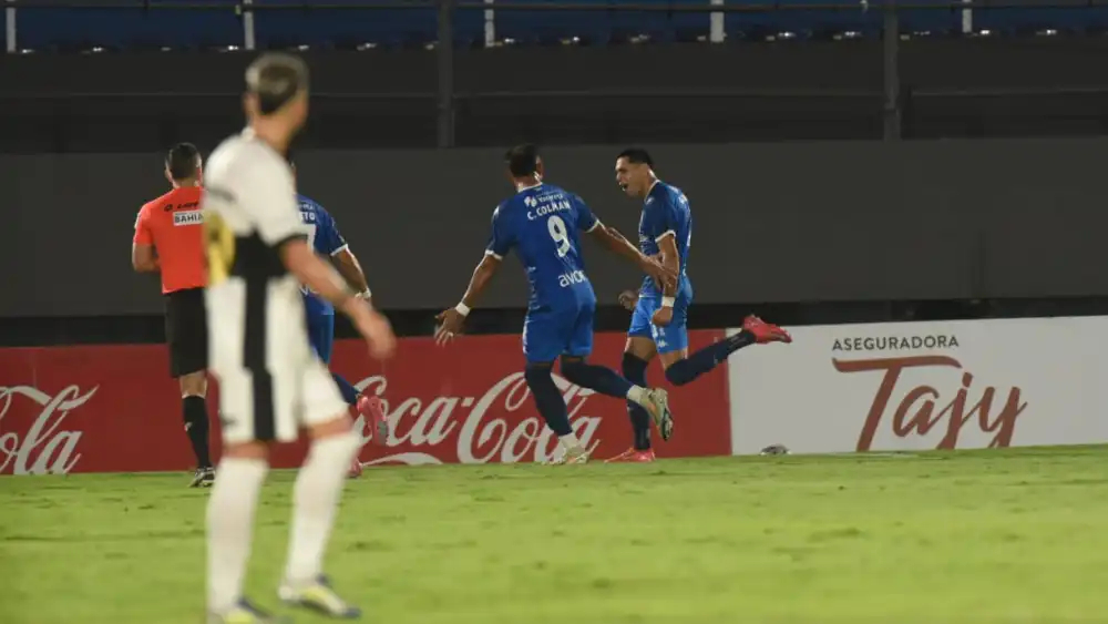 Nacional sorprende a Olimpia y lo aleja de la punta