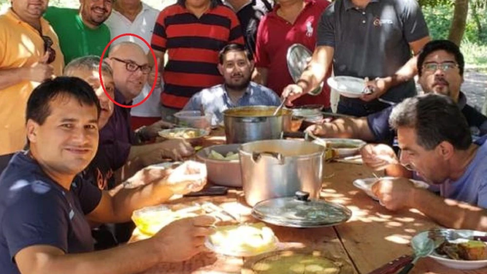 Interventor de la penitenciaría de Minga Guazú apareció en una foto con internos en el 2019