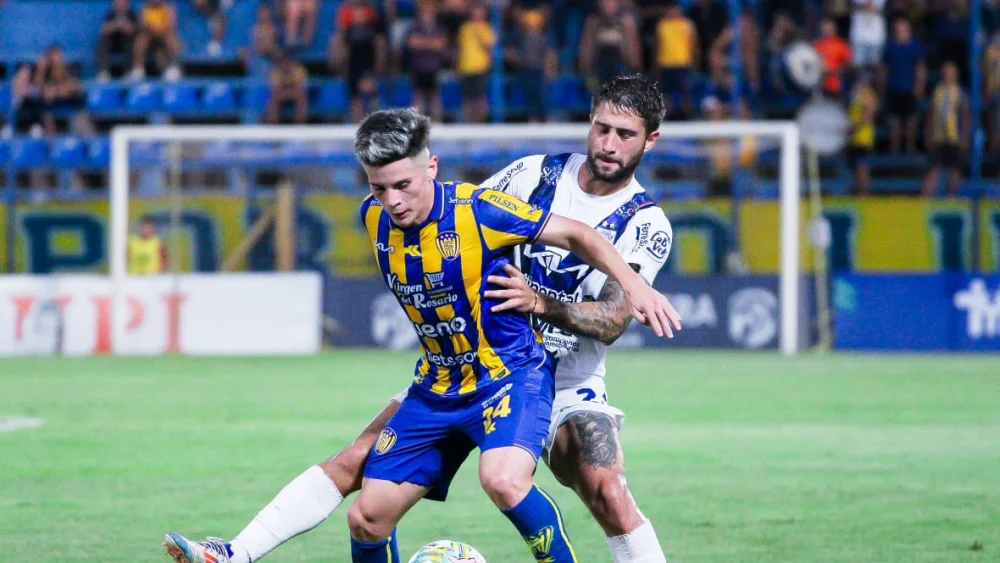 Luqueño, con 10 hombres, rescata un empate ante Ameliano