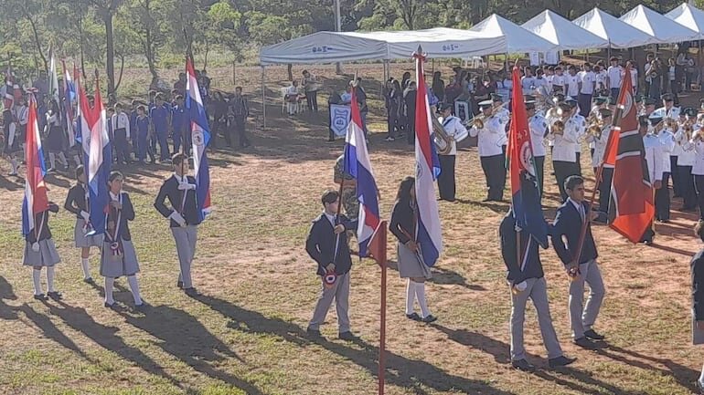 Estudiantes y militares, rindieron homenaje a los héroes en Cerro Corá Estudiantes y militares, rindieron homenaje a los héroes en Cerro Corá