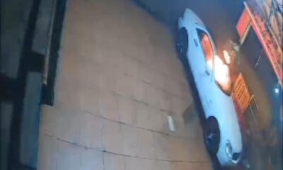 Dos hombres incendian intencionalmente un automóvil en Pedro Juan Caballero