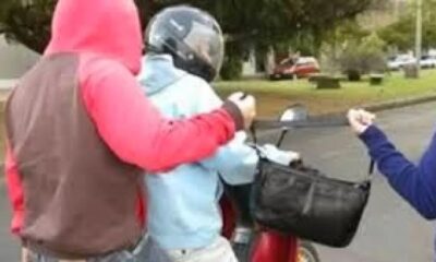 Asaltantes armados despojan a una mujer de su motocicleta y cartera en Pedro Juan