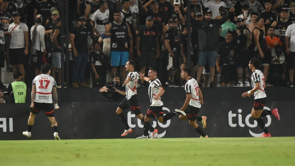 Libertad vence en la agonía a Olimpia y estira su ventaja en la cima