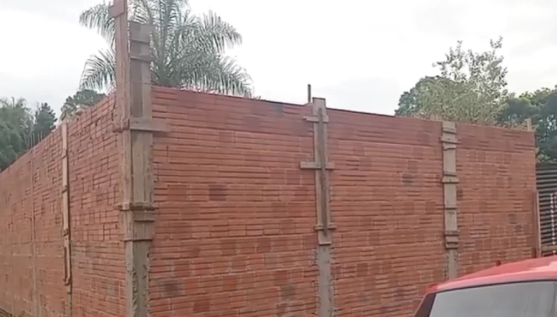 Albañil muere y otro queda herido tras ser atacados en predio de obras en Encarnación Albañil muere y otro queda herido tras ser atacados en predio de obras en Encarnación
