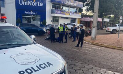 Joven motociclista resulta con lesión tras choque con automóvil en Pedro Juan Caballero