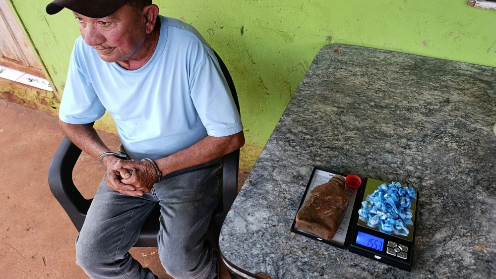 Adulto con antecedentes es detenido con varias dosis de crack listas para la venta en Pedro Juan Caballero Adulto con antecedentes es detenido con varias dosis de crack listas para la venta en Pedro Juan Caballero