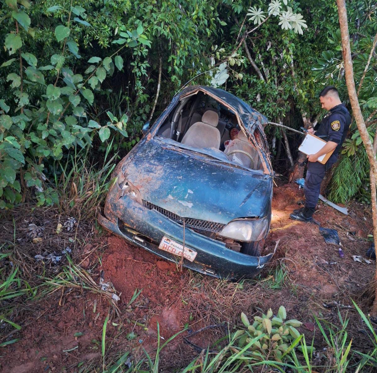 Vuelco de automóvil deja un fallecido en Bella Vista Norte Vuelco de automóvil deja un fallecido en Bella Vista Norte