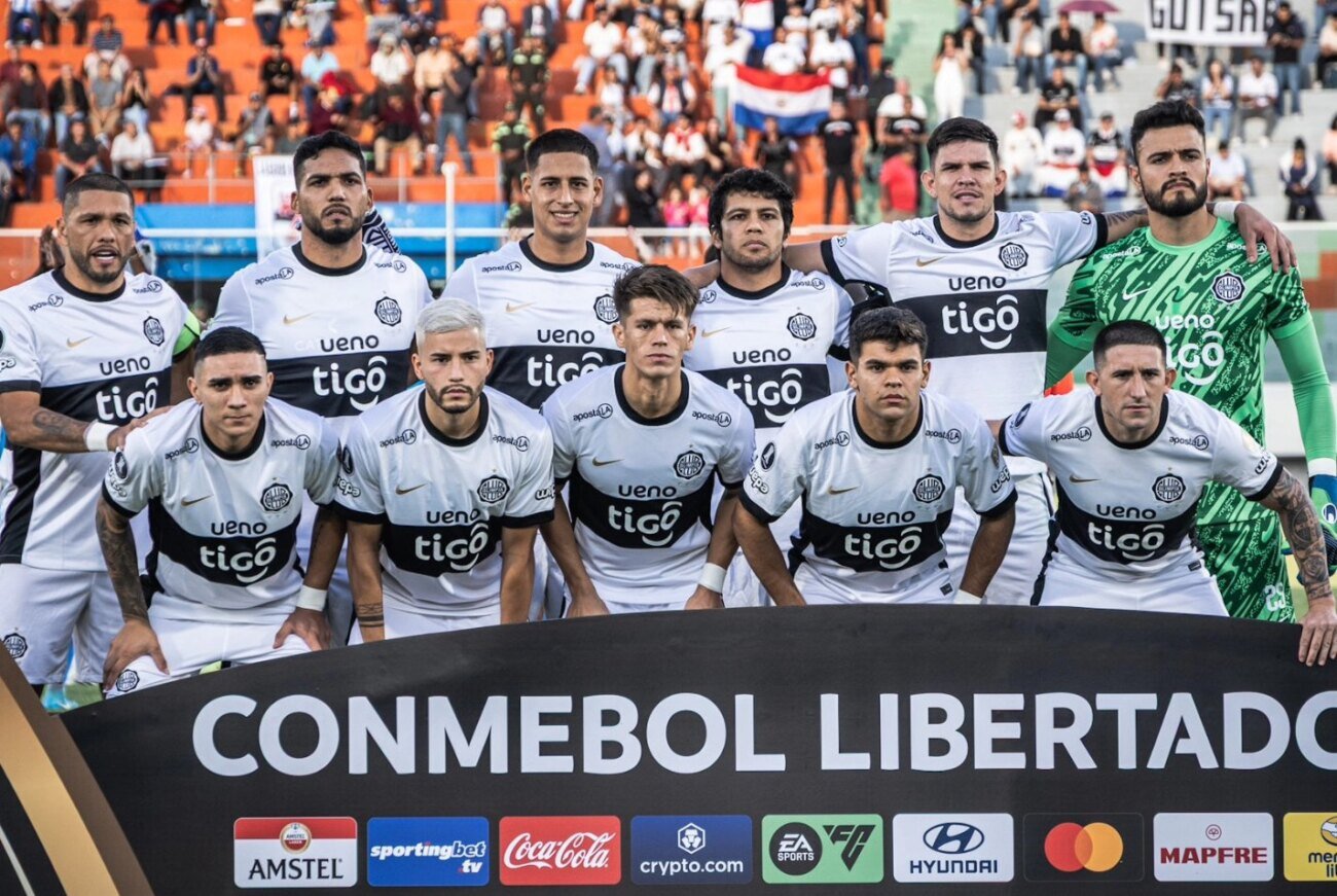 Olimpia recibe a Vélez sin otra opción más que la victoria