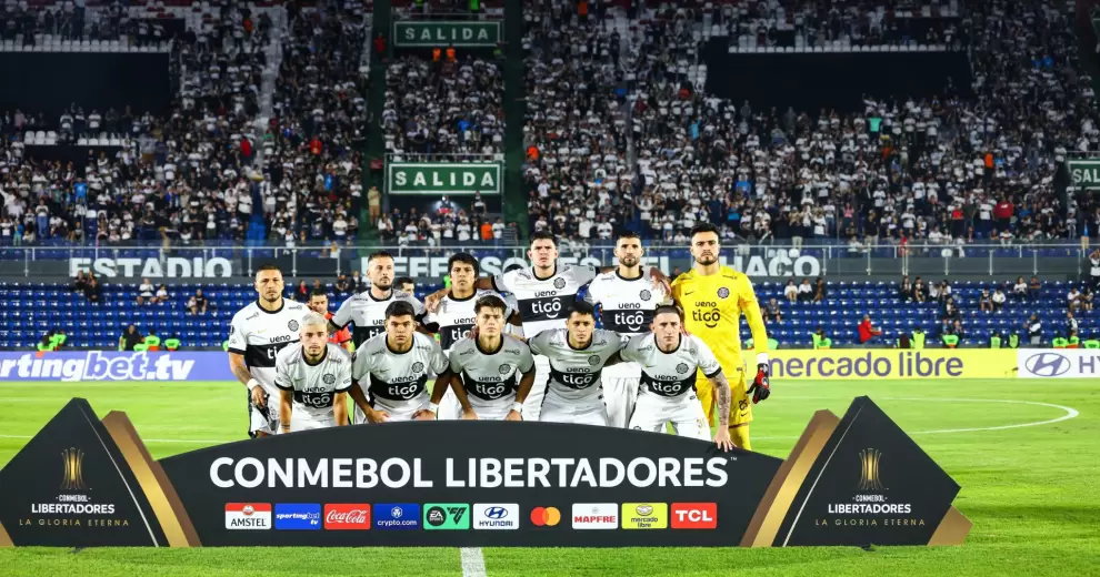 Olimpia cae goleado de local ante Vélez Sarsfield y acelera la salida de Martín Palermo