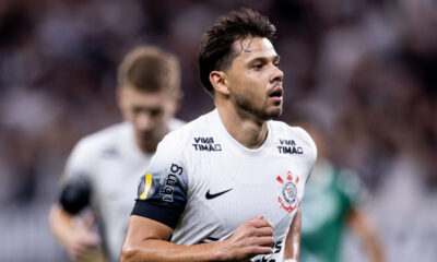 Ángel Romero fue blanco de cánticos homofóbicos y xenófobos de parte de la hinchada de Palmeiras
