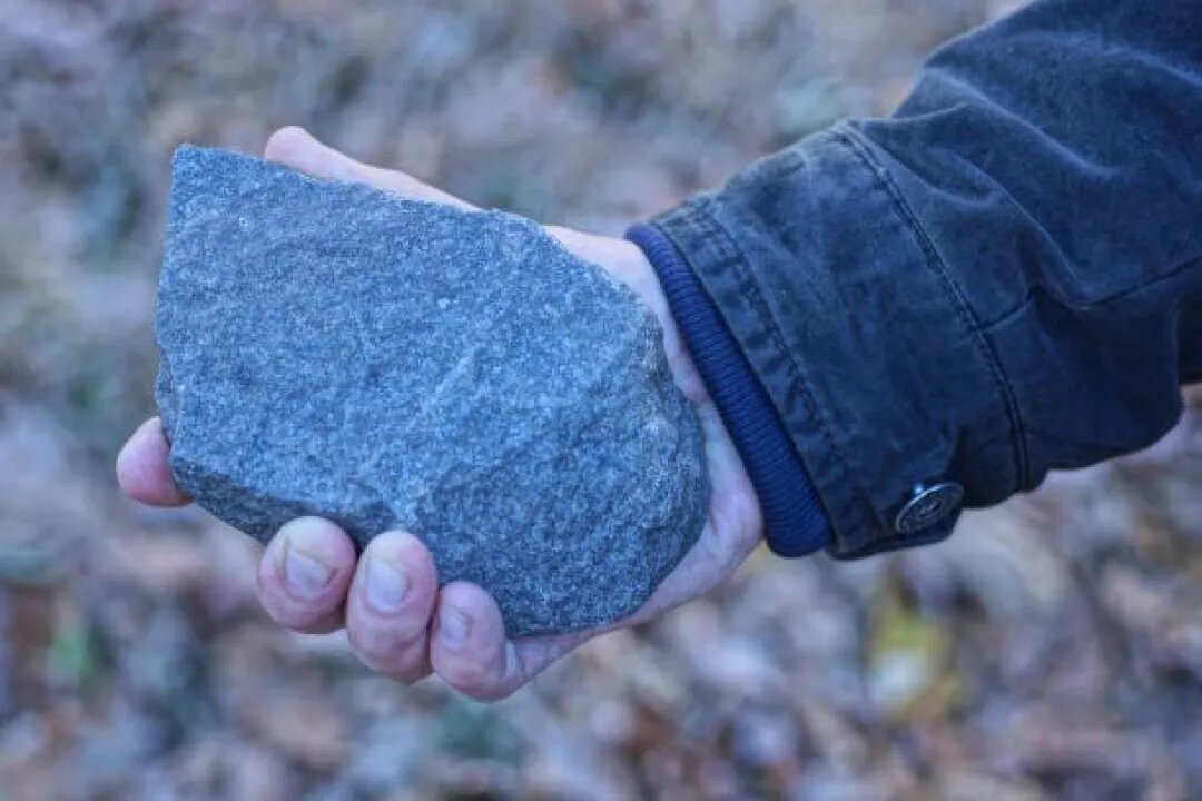Hombre atacó e hirió a sus compañeros de trago con un pedazo de piedra en Capitán Bado Hombre atacó e hirió a sus compañeros de trago con un pedazo de piedra en Capitán Bado