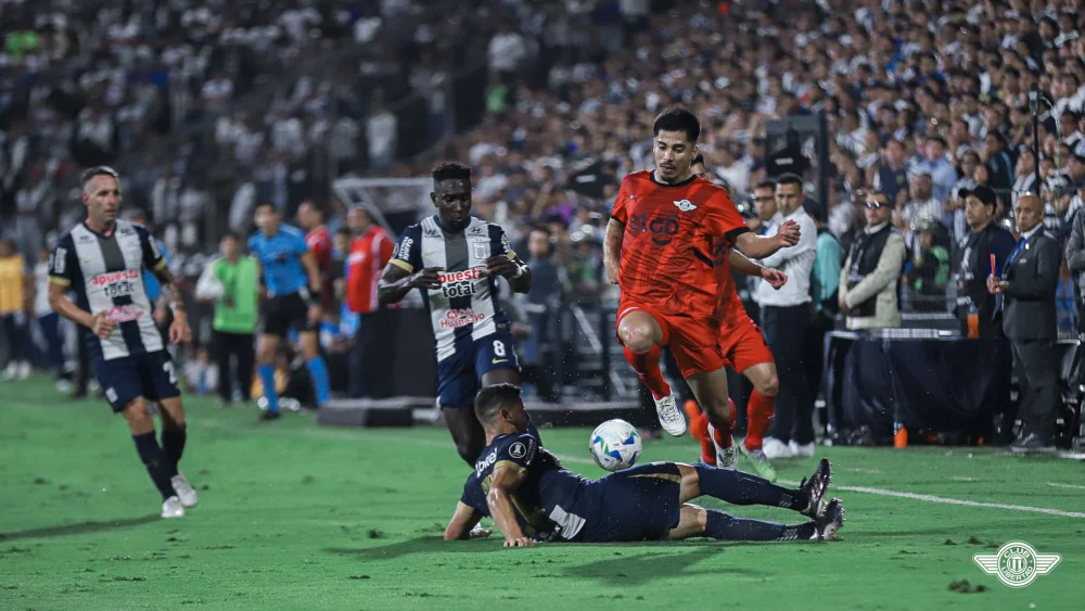 Libertad extiende su racha al campo internacional