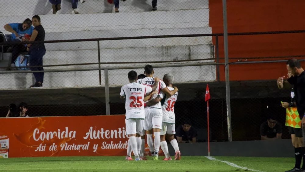 Tembe gana en el debut de Díaz