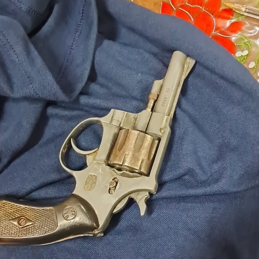 Zeballos Cué: estudiantes de 14 años lleva una pistola al colegio